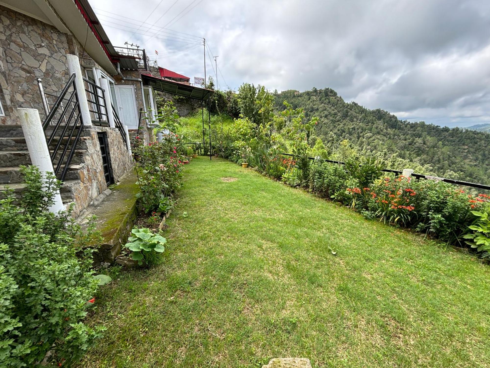 Indus Valley Mukteshwar Villa Exterior photo